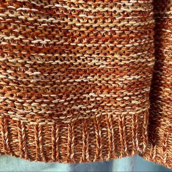 Susina Rust Marbled V-Neck Knit Sweater. Size Medium - Picture 10 of 11